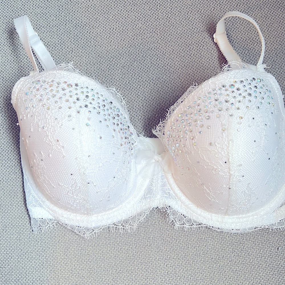 Never worn Victoria Secrets dream angels wedding BRIDE bra. 32DDD